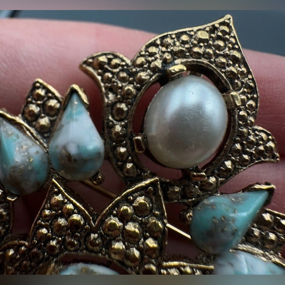 VTG Sarah Coventry “Remembrance” Set - Brooch, Earrings, And Stick Pin 1968 - Picture 8 of 16